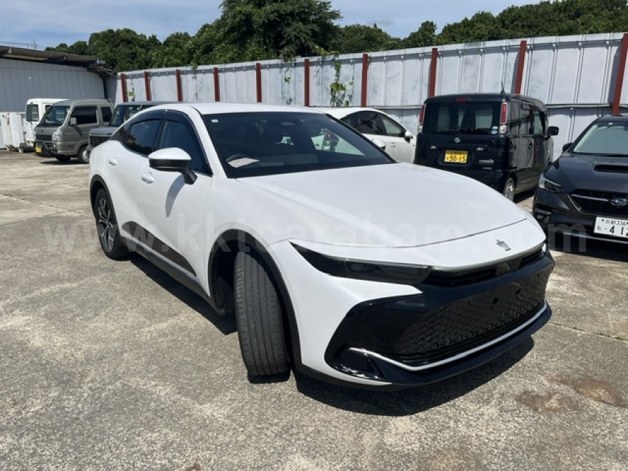 Модель Otomatik Toyota Crown Sport 2024 года