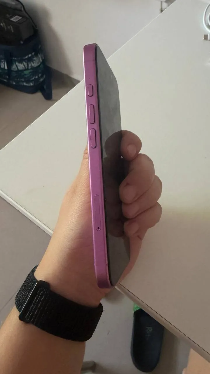 iPhone 16 128GB в идеальном состоянии