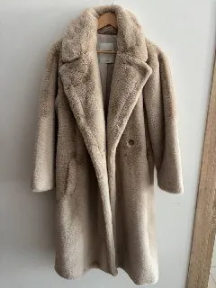 Лёгкая шуба из эко меха