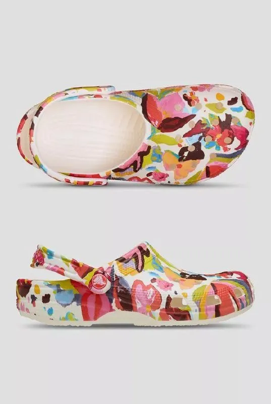 Crocs Classic с цветочным принтом