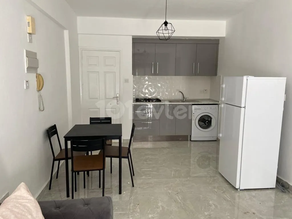 Girne Merkez'de, Ful Eşyalı 2+1 Kiralık Daire £750
