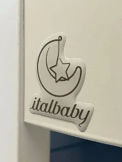 Итальянская овальная кроватка Italbaby