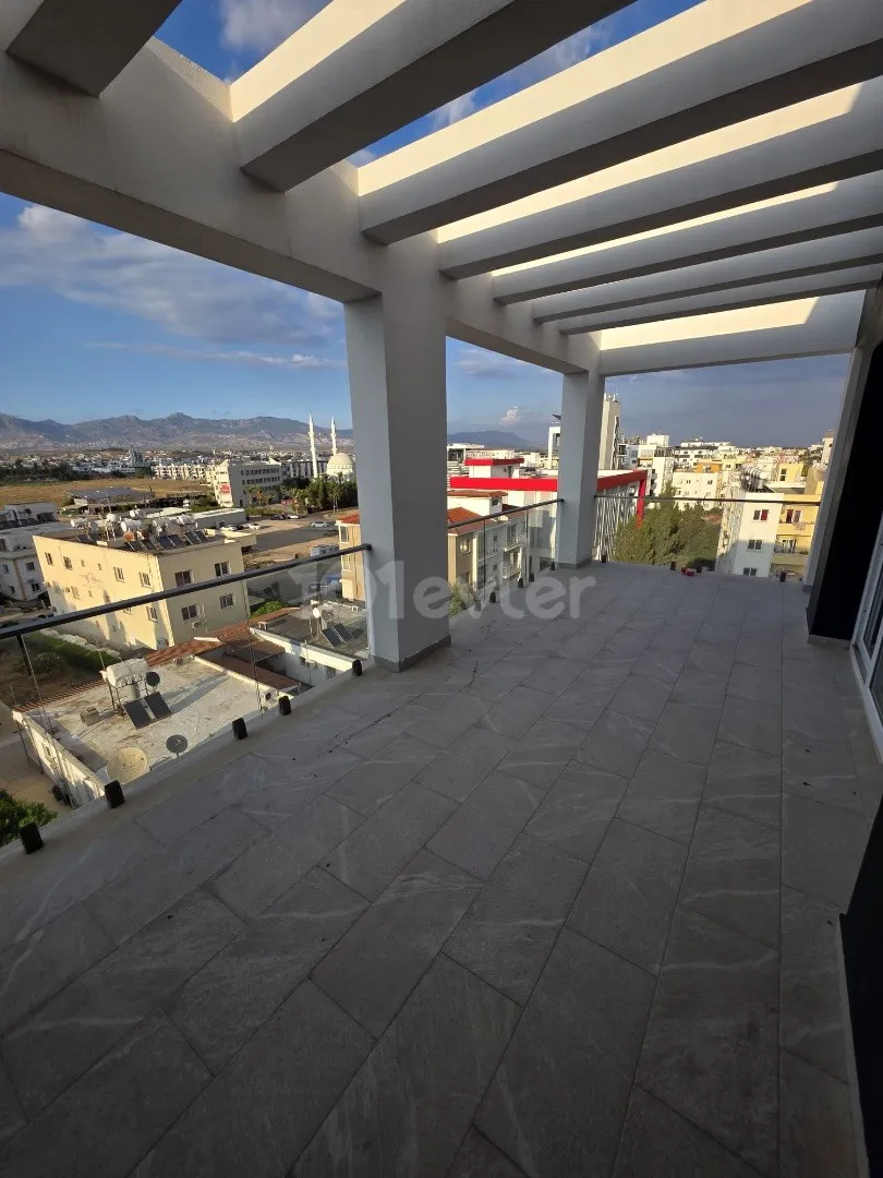 LEFKOŞA/KÜÇÜKKAYMAKLI DA KİRALIK FULL SIFIR LÜX EŞYALI 2+1 PENTHOUSE.. 0533 859 21 66 £900