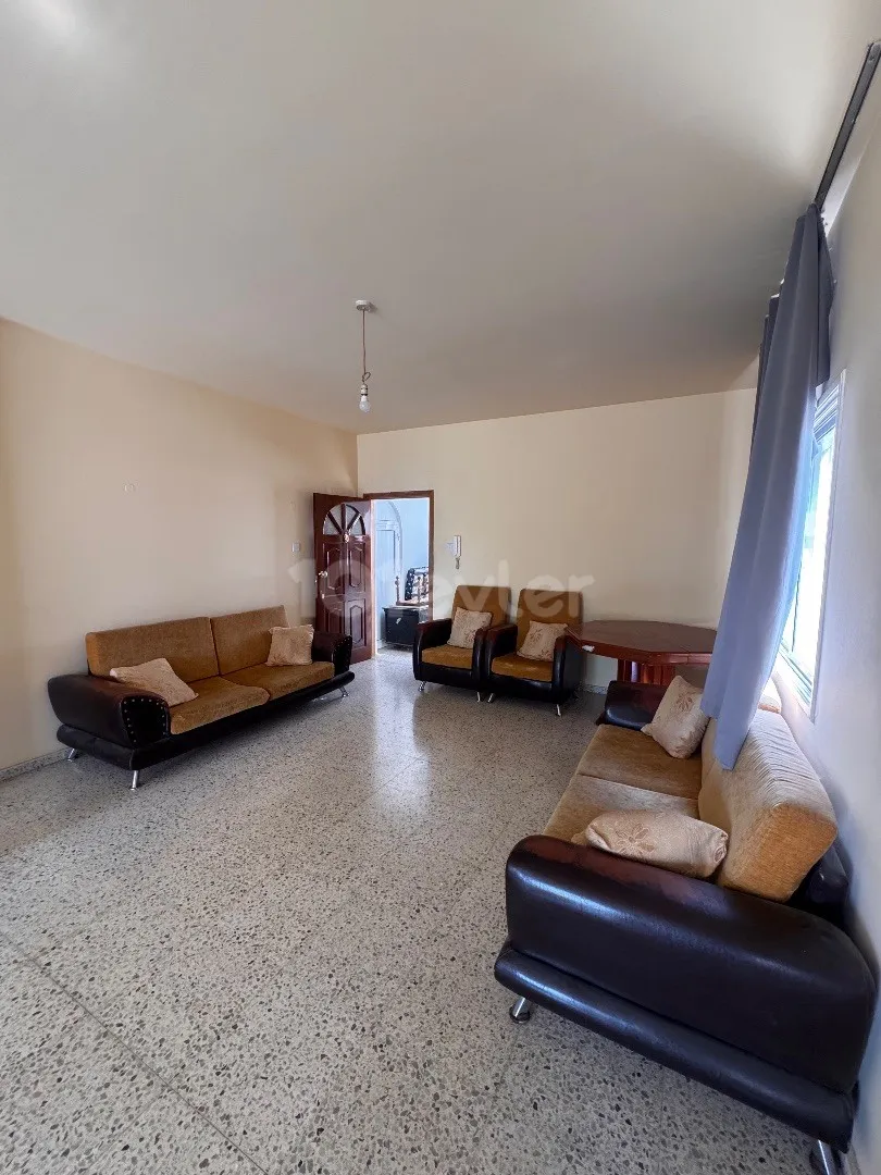 Göçmenköy'de 3+1 Eşyalı Daire, Kaçırılmayacak Fırsat! £600