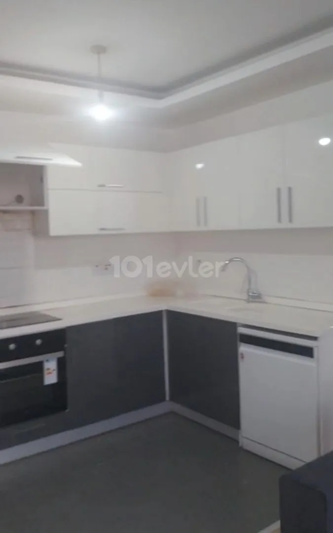 2+1 , Yeni eşyalı, ebeveyin banyo ve tuvaletli, ( çift banyo tuvalet) kiralık daire , Aidat DAHİLDİR